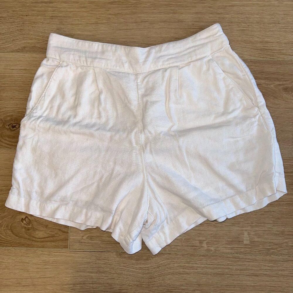 Abercrombie & Fitch White Shorts